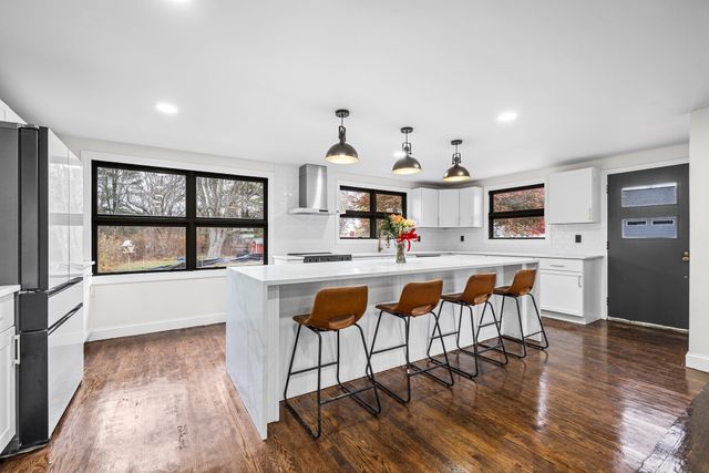 195 Barney Ave, Rehoboth, MA 02769