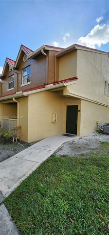 18352 NW 68th Ave P, Hialeah, FL 33015