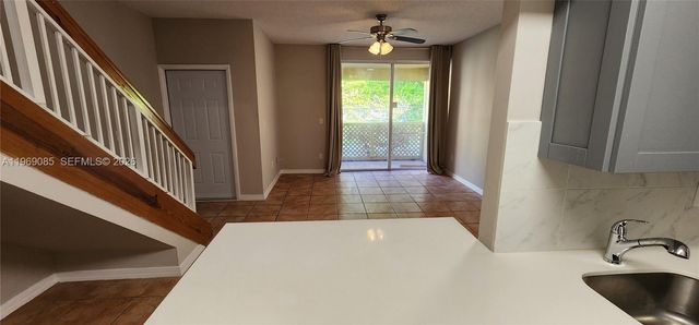 18352 NW 68th Ave P, Hialeah, FL 33015