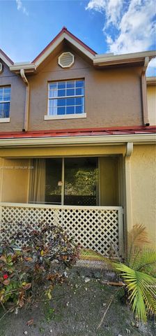 18352 NW 68th Ave P, Hialeah, FL 33015