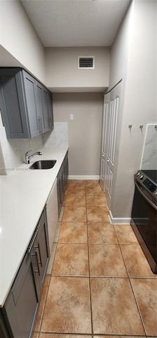 18352 NW 68th Ave P, Hialeah, FL 33015