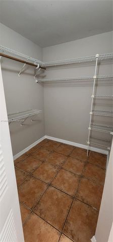 18352 NW 68th Ave P, Hialeah, FL 33015