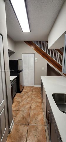 18352 NW 68th Ave P, Hialeah, FL 33015