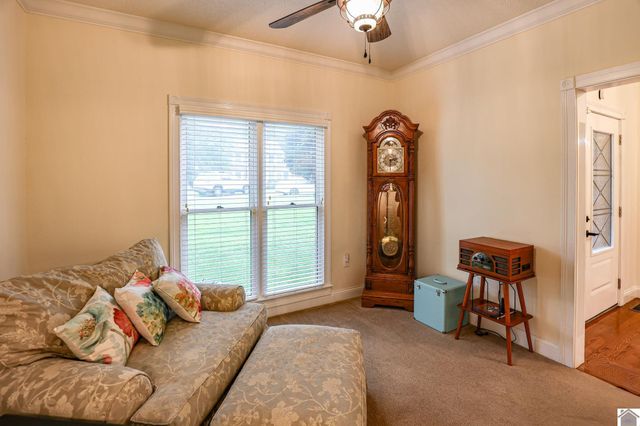 16 Greenwood Place, Paducah, KY 42003