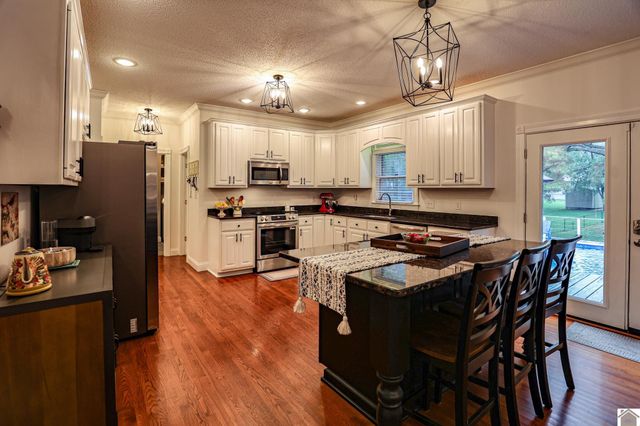 16 Greenwood Place, Paducah, KY 42003