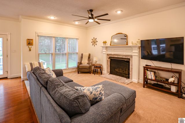 16 Greenwood Place, Paducah, KY 42003