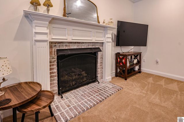 16 Greenwood Place, Paducah, KY 42003