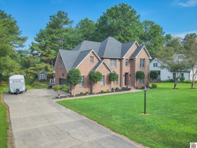 16 Greenwood Place, Paducah, KY 42003