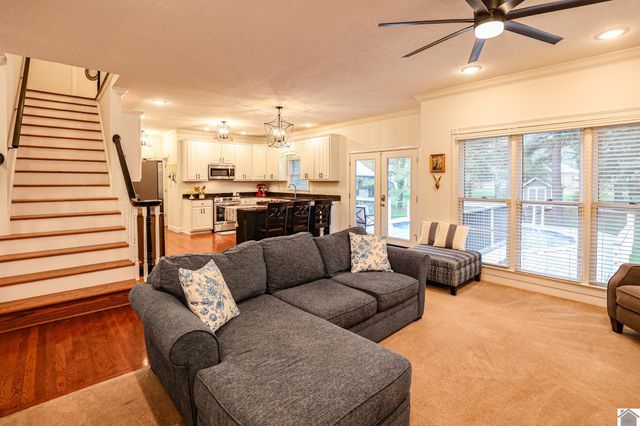 16 Greenwood Place, Paducah, KY 42003