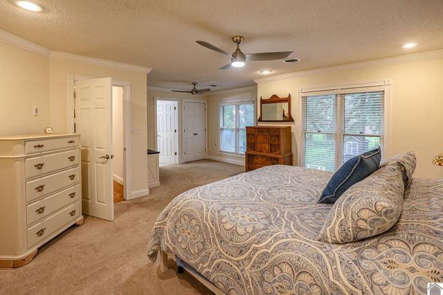 16 Greenwood Place, Paducah, KY 42003