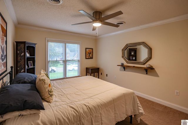 16 Greenwood Place, Paducah, KY 42003