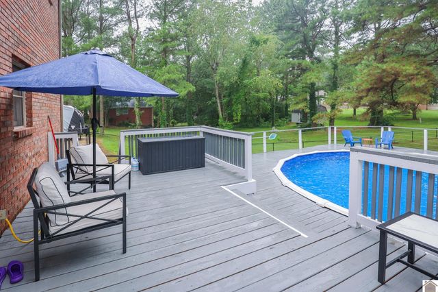 16 Greenwood Place, Paducah, KY 42003