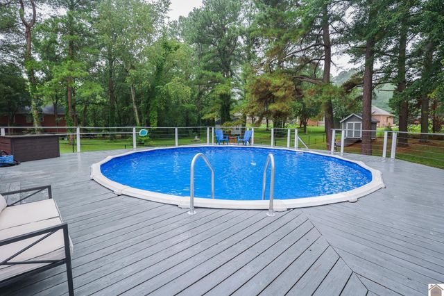 16 Greenwood Place, Paducah, KY 42003