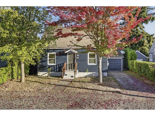 8301 Ne HASSALO St, Portland, OR 97220