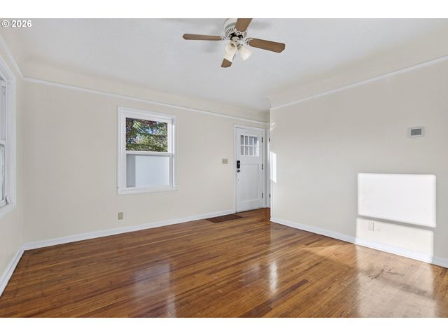 8301 Ne HASSALO St, Portland, OR 97220