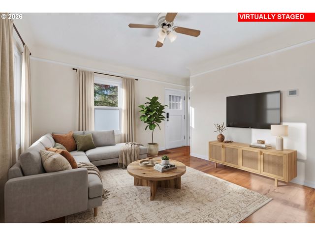 8301 Ne HASSALO St, Portland, OR 97220