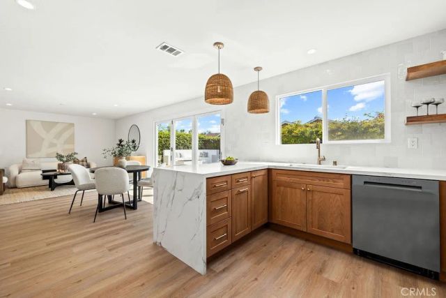 937 Carnation, Costa Mesa, CA 92626