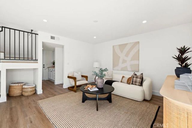 937 Carnation, Costa Mesa, CA 92626