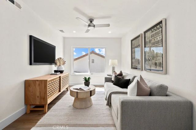 937 Carnation, Costa Mesa, CA 92626