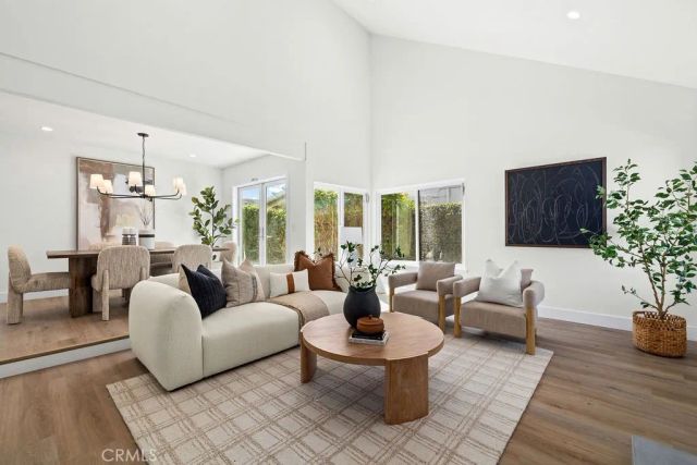 937 Carnation, Costa Mesa, CA 92626