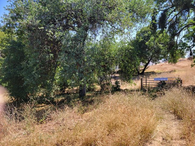 37041 Dunlap Road, Yokuts Valley, CA 93675