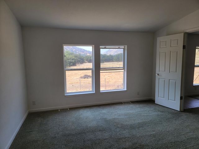37041 Dunlap Road, Yokuts Valley, CA 93675