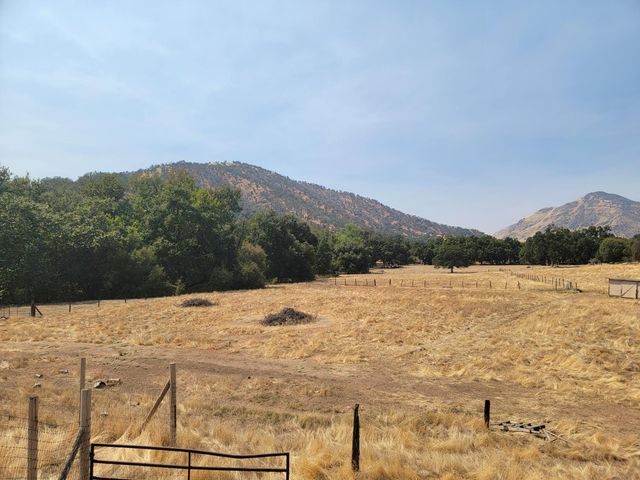37041 Dunlap Road, Yokuts Valley, CA 93675