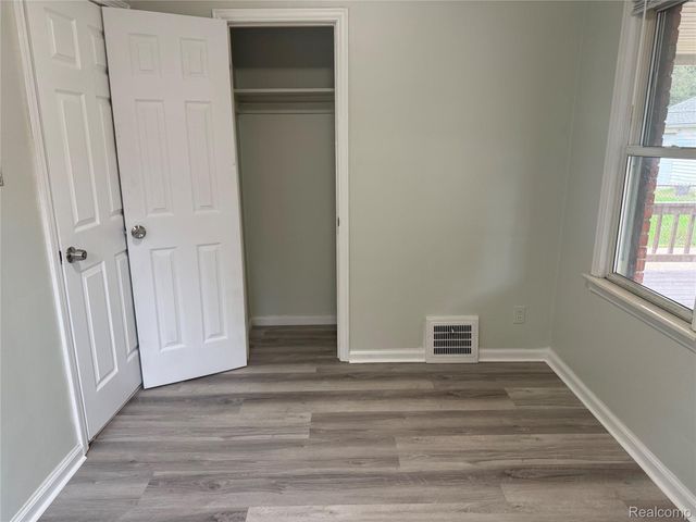 24840 Dunning Street, Dearborn, MI 48124
