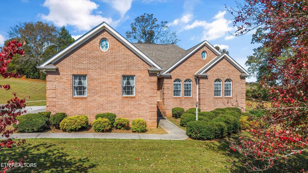 110 Crestway Drive, Sweetwater, TN 37874