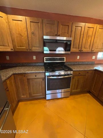 16780 N Columbus Boulevard, Tucson, AZ 85739