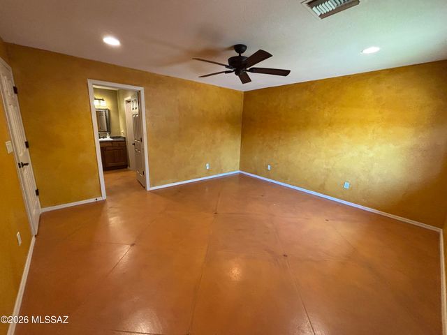 16780 N Columbus Boulevard, Tucson, AZ 85739