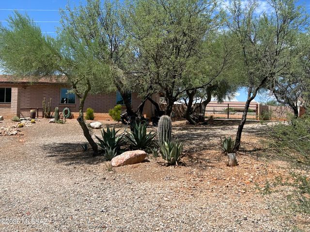 16780 N Columbus Boulevard, Tucson, AZ 85739