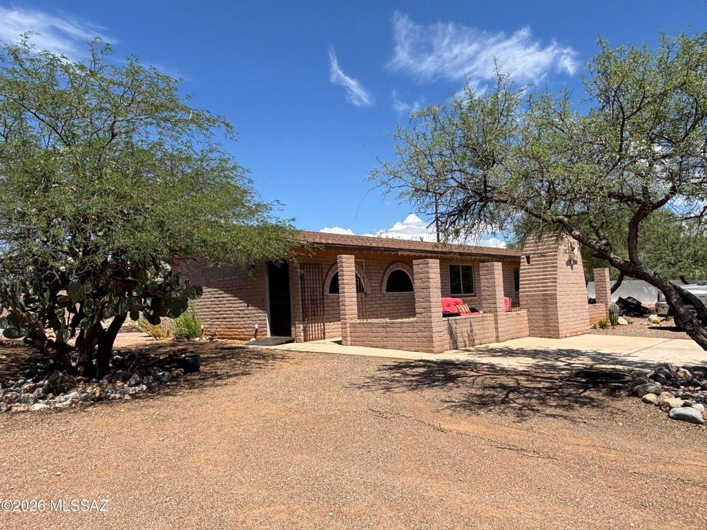 16780 N Columbus Boulevard, Tucson, AZ 85739