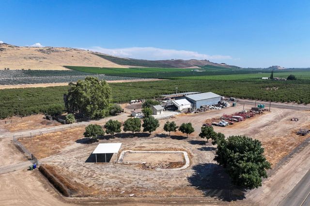 23667 E Dinuba Avenue, Dinuba, CA 93618