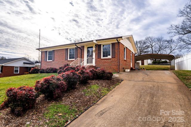 185 33rd Street NW, Hickory, NC 28601