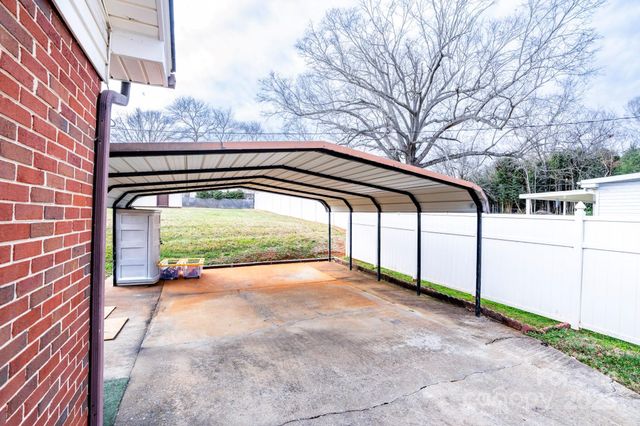 185 33rd Street NW, Hickory, NC 28601