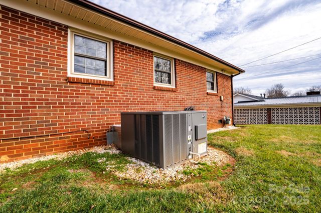 185 33rd Street NW, Hickory, NC 28601