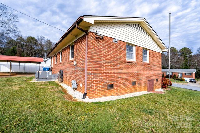 185 33rd Street NW, Hickory, NC 28601