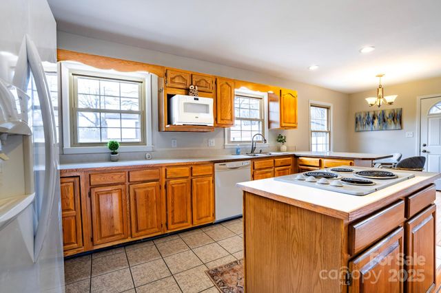 185 33rd Street NW, Hickory, NC 28601