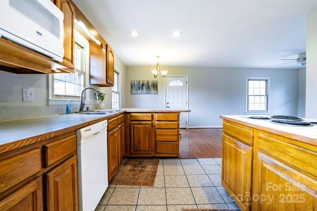 185 33rd Street NW, Hickory, NC 28601