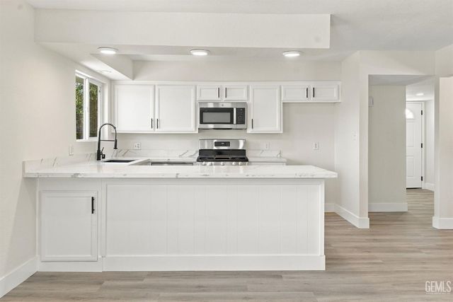 3301 Sterling Road, Bakersfield, CA 93306