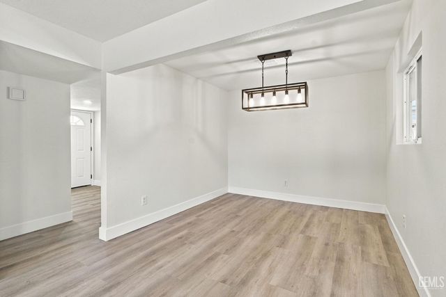 3301 Sterling Road, Bakersfield, CA 93306