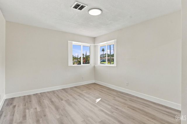 3301 Sterling Road, Bakersfield, CA 93306