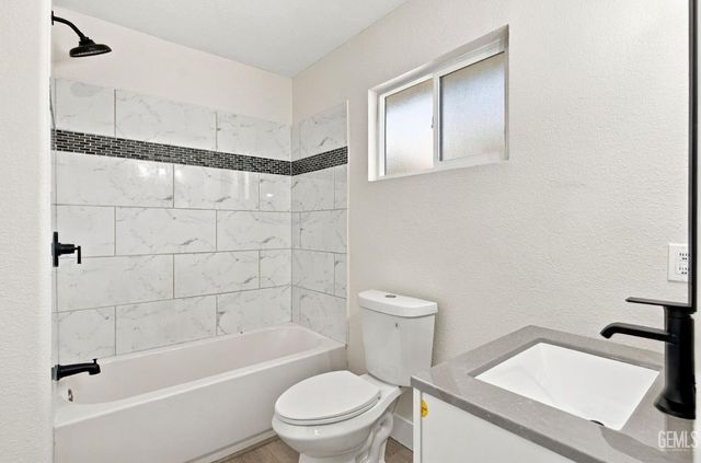 3301 Sterling Road, Bakersfield, CA 93306