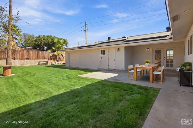 3301 Sterling Road, Bakersfield, CA 93306