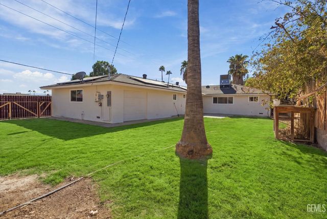 3301 Sterling Road, Bakersfield, CA 93306