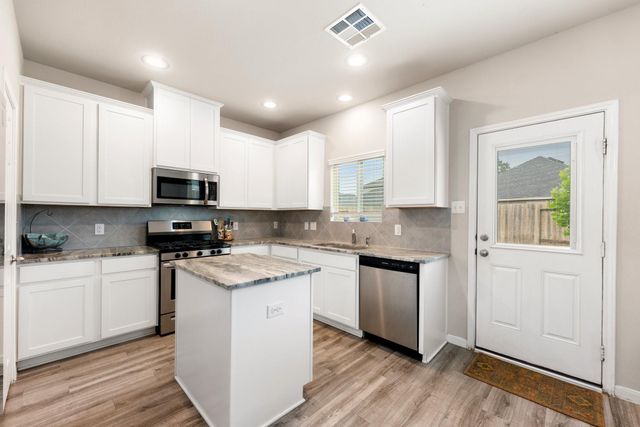 10042 Cottontail Court, Magnolia, TX 77354