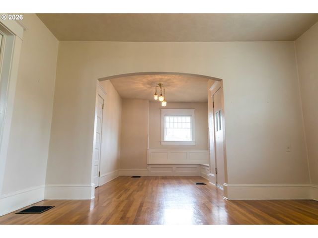3234 Se CESAR E CHAVEZ Blvd, Portland, OR 97202