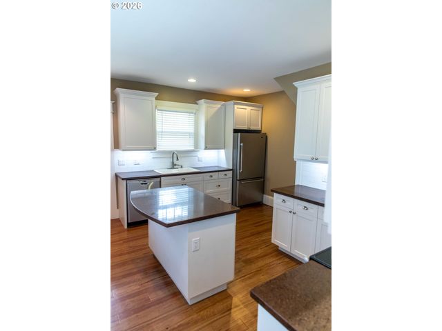3234 Se CESAR E CHAVEZ Blvd, Portland, OR 97202
