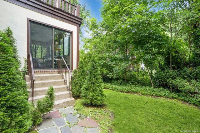 1 Winfield Terrace, Great Neck, NY 11023